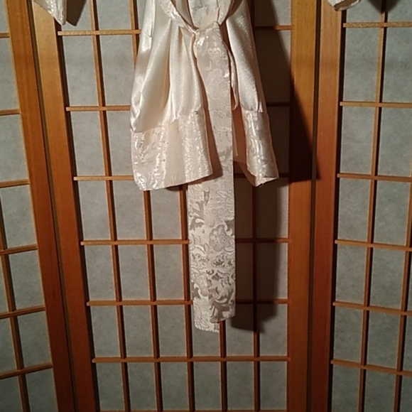 Victoria Secret 2pc-Robe & Baby Doll - Picture 6 of 11